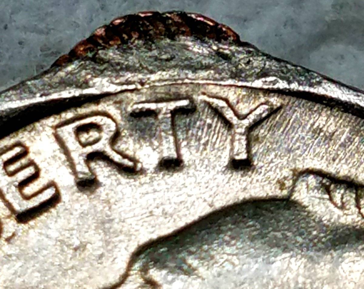 1990-P-Roosevelt-Dime-Indent-On-Obverse-And-Reverse?